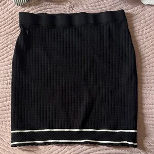 House of Harlow Black Textured Skirt